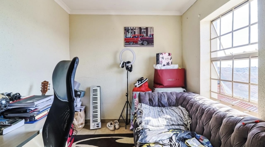3 Bedroom Property for Sale in Albertsdal Gauteng