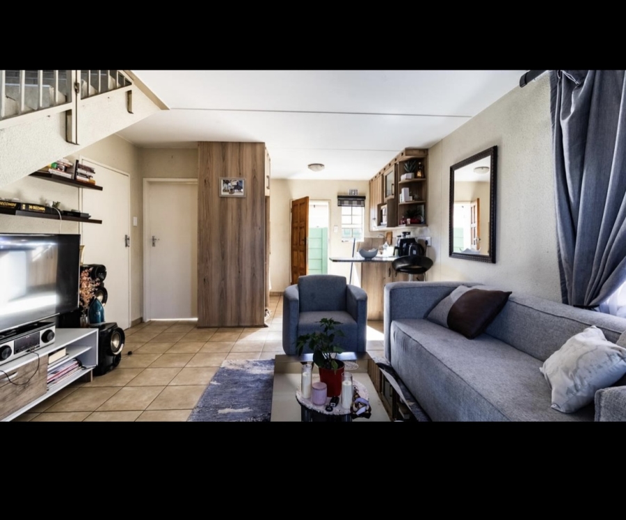 3 Bedroom Property for Sale in Albertsdal Gauteng