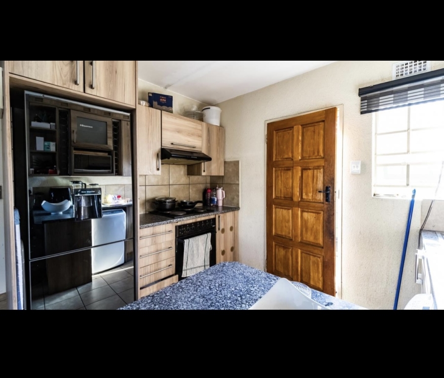 3 Bedroom Property for Sale in Albertsdal Gauteng