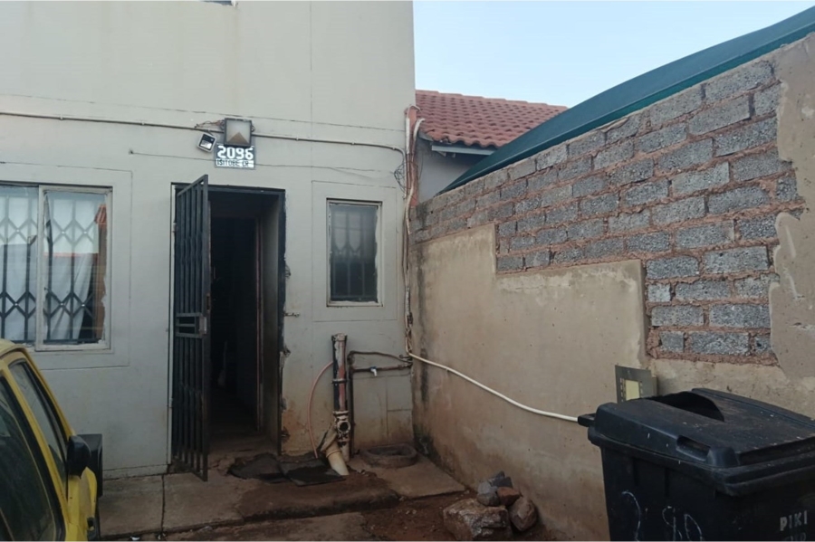 2 Bedroom Property for Sale in Lufhereng Gauteng