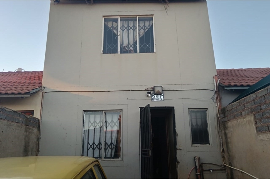 2 Bedroom Property for Sale in Lufhereng Gauteng