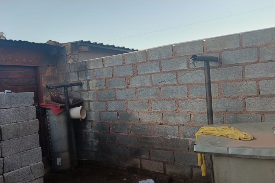 2 Bedroom Property for Sale in Lufhereng Gauteng