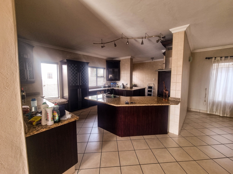 5 Bedroom Property for Sale in Ruimsig Gauteng