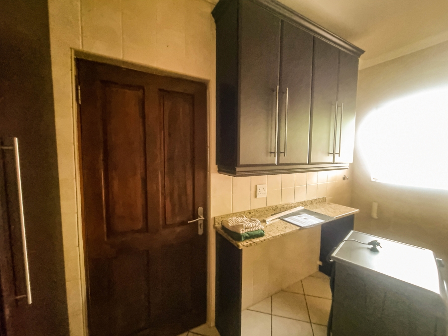 5 Bedroom Property for Sale in Ruimsig Gauteng