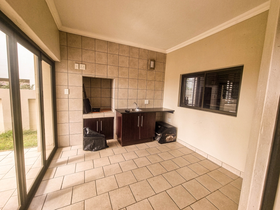 5 Bedroom Property for Sale in Ruimsig Gauteng