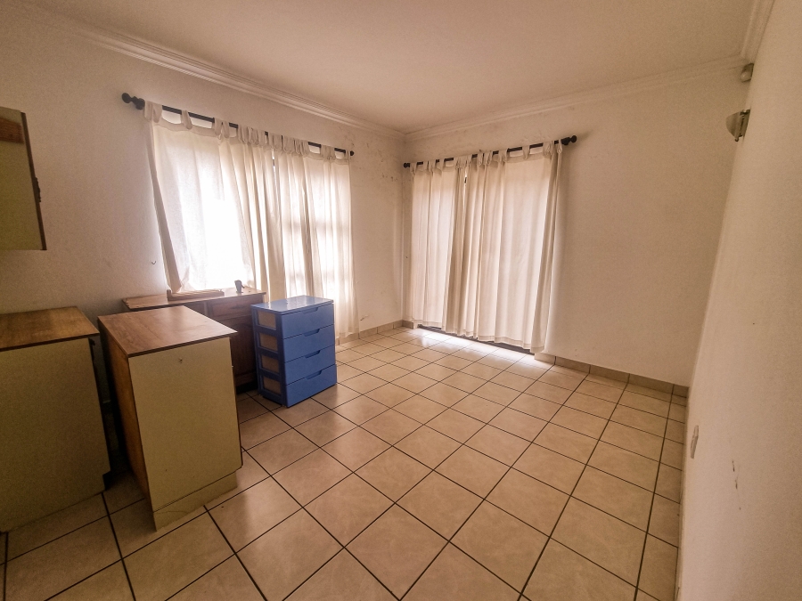 5 Bedroom Property for Sale in Ruimsig Gauteng