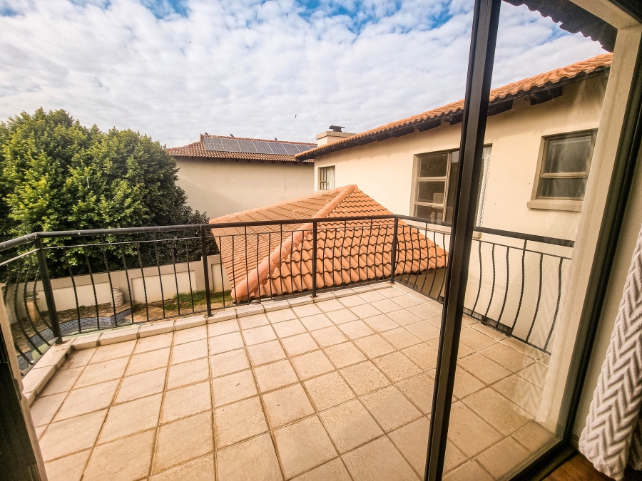 5 Bedroom Property for Sale in Ruimsig Gauteng
