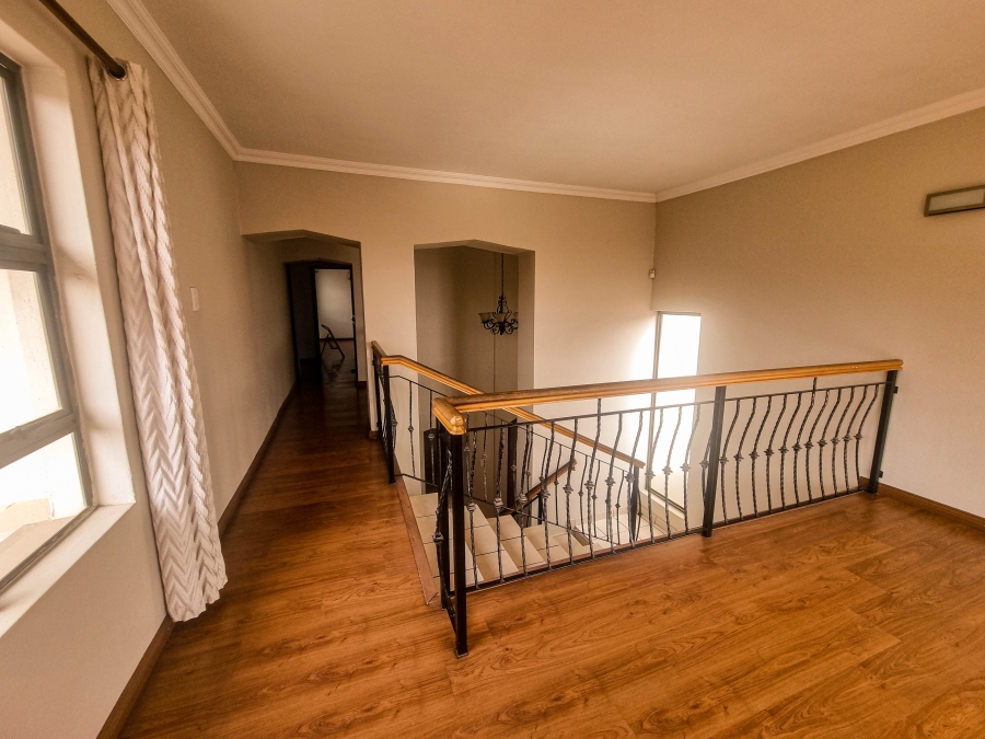 5 Bedroom Property for Sale in Ruimsig Gauteng