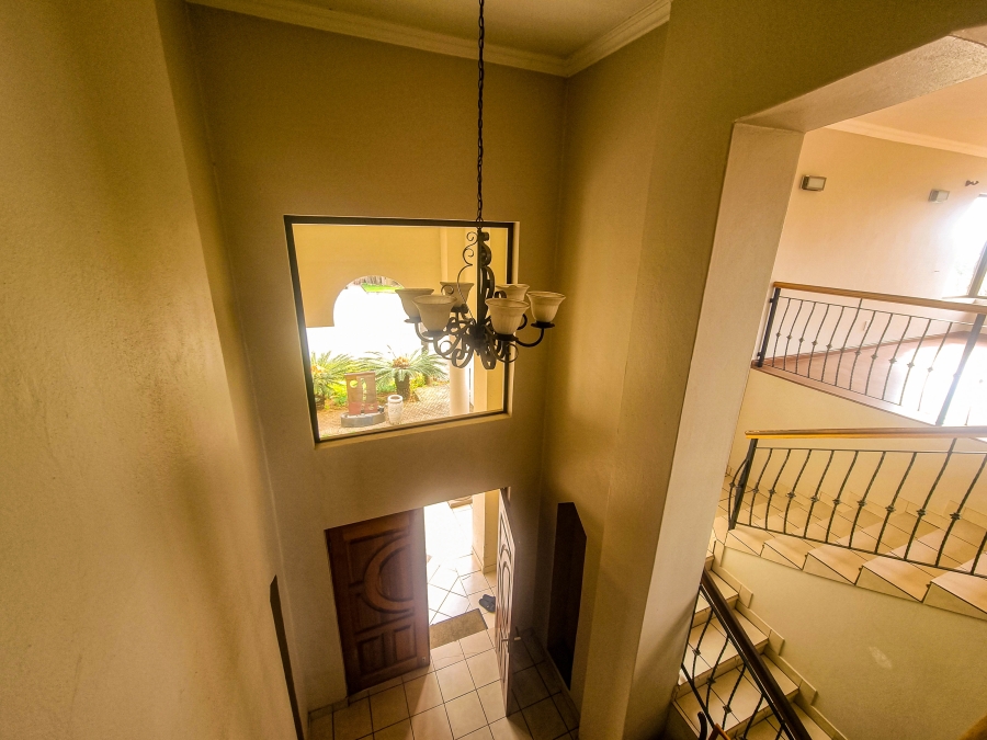 5 Bedroom Property for Sale in Ruimsig Gauteng
