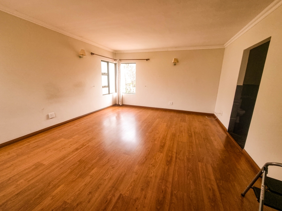 5 Bedroom Property for Sale in Ruimsig Gauteng