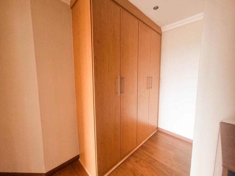 5 Bedroom Property for Sale in Ruimsig Gauteng