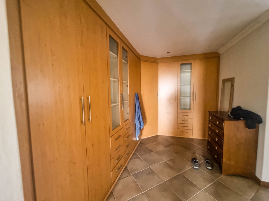 5 Bedroom Property for Sale in Ruimsig Gauteng
