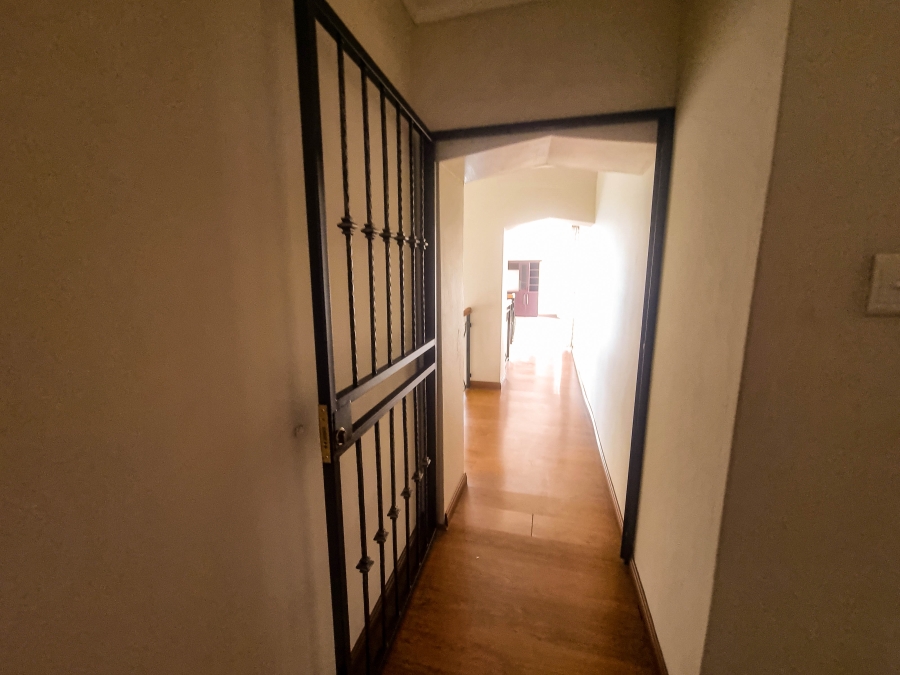 5 Bedroom Property for Sale in Ruimsig Gauteng