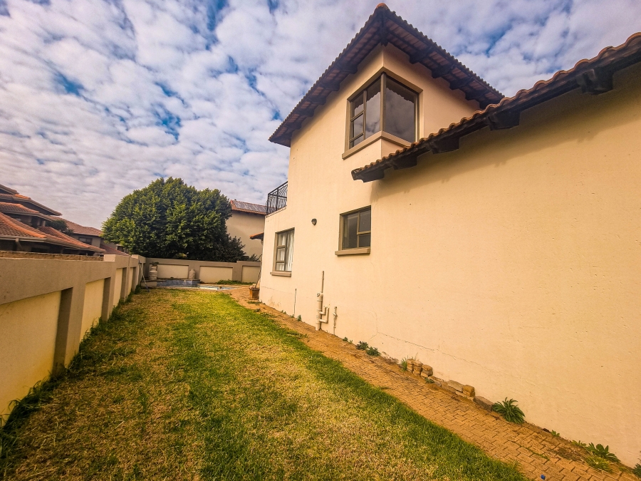 5 Bedroom Property for Sale in Ruimsig Gauteng