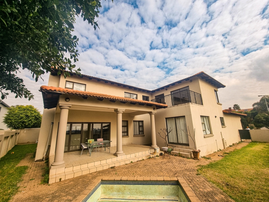 5 Bedroom Property for Sale in Ruimsig Gauteng