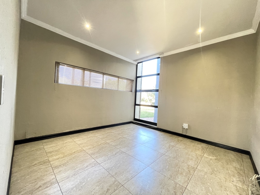 To Let 4 Bedroom Property for Rent in Serengeti Lifestyle Estate Gauteng