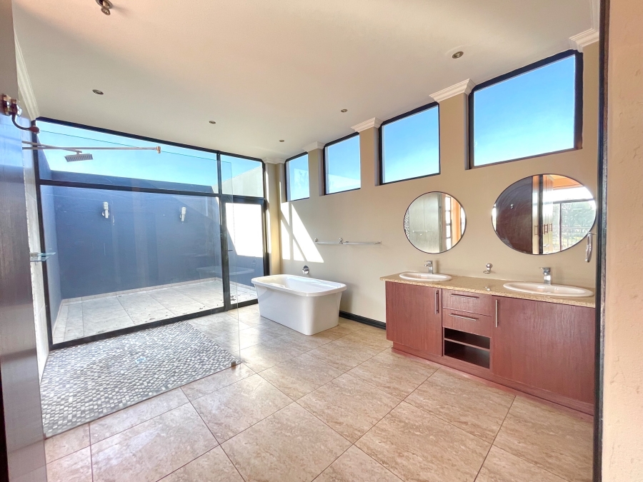 To Let 4 Bedroom Property for Rent in Serengeti Lifestyle Estate Gauteng
