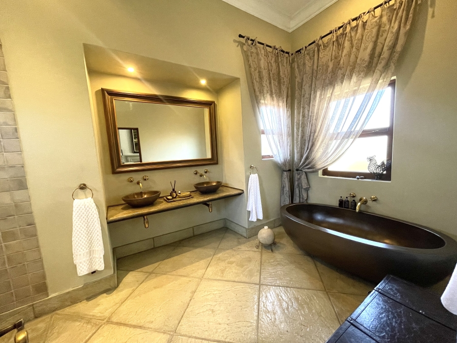4 Bedroom Property for Sale in Blue Valley Golf Estate Gauteng