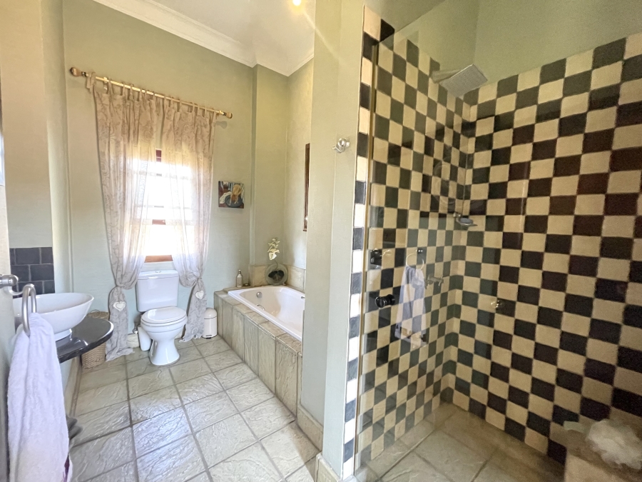 4 Bedroom Property for Sale in Blue Valley Golf Estate Gauteng