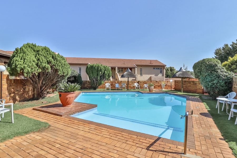 2 Bedroom Property for Sale in Bedford Park Gauteng