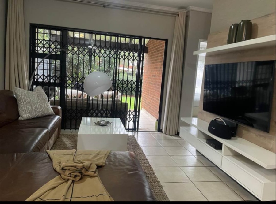 3 Bedroom Property for Sale in Greenstone Hill Gauteng