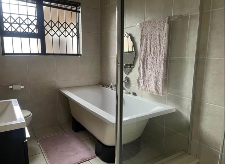 3 Bedroom Property for Sale in Greenstone Hill Gauteng