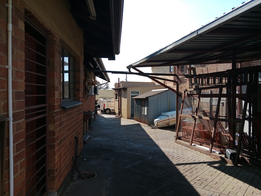 3 Bedroom Property for Sale in Robertsham Gauteng