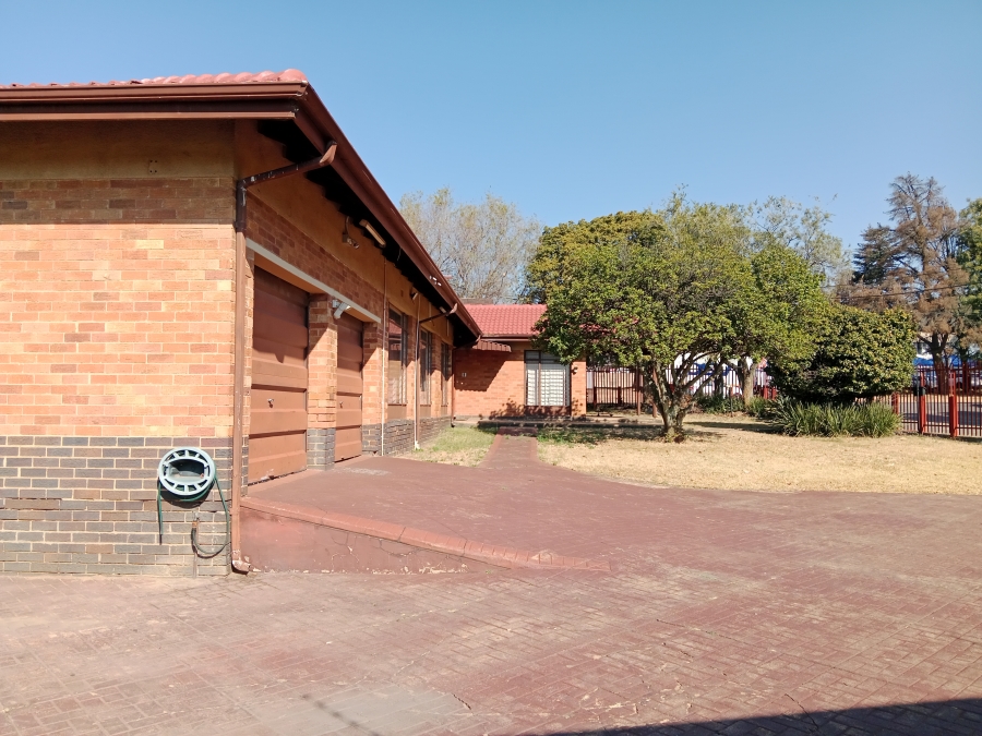 3 Bedroom Property for Sale in Robertsham Gauteng