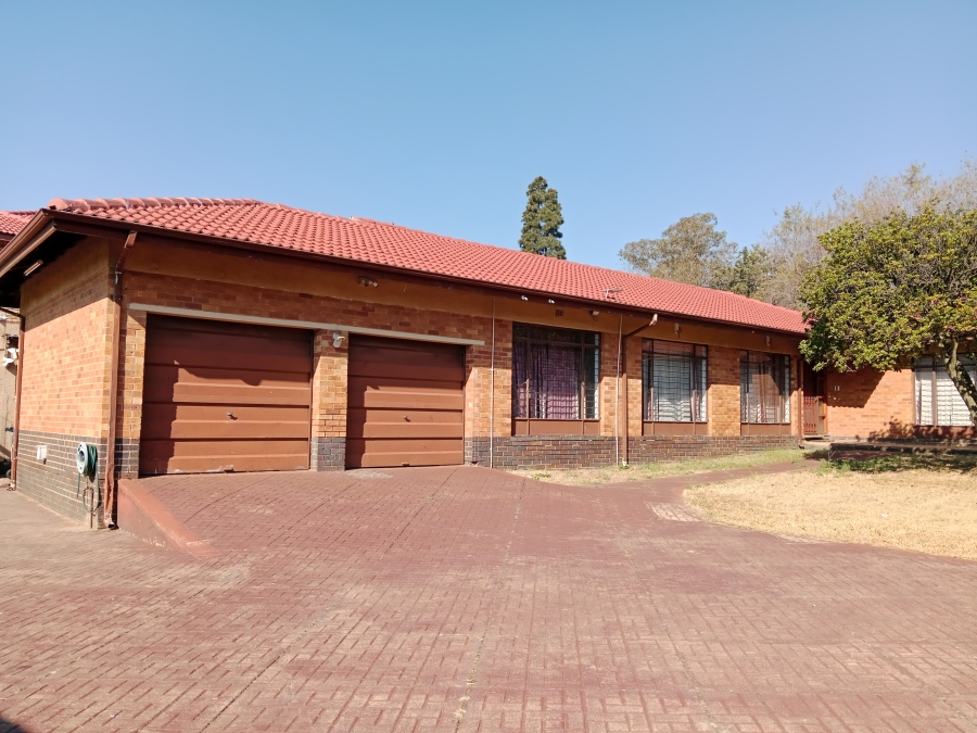 3 Bedroom Property for Sale in Robertsham Gauteng