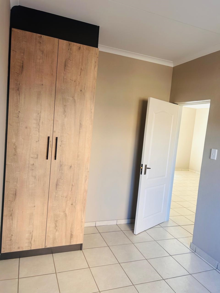 2 Bedroom Property for Sale in Cloverdene Gauteng