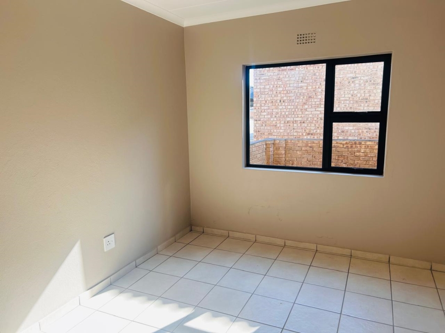 2 Bedroom Property for Sale in Cloverdene Gauteng