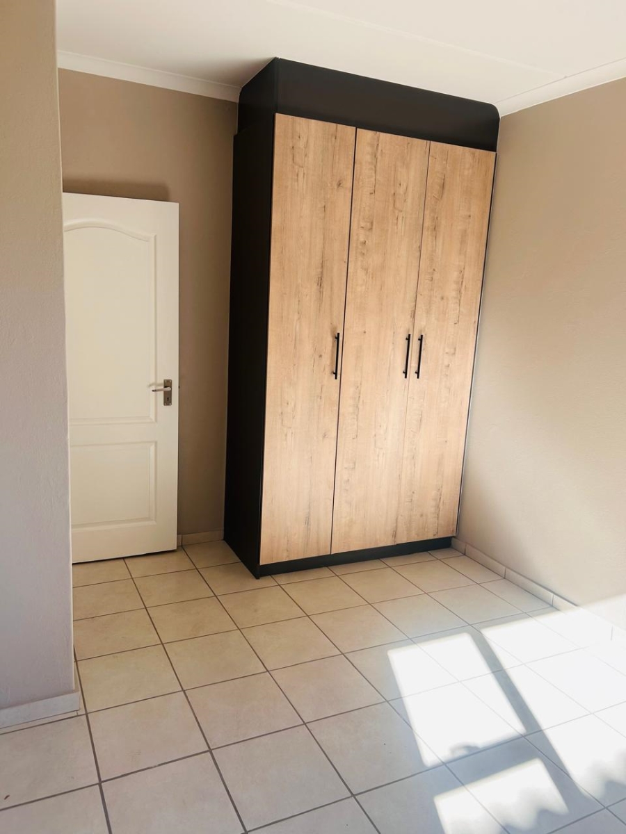 2 Bedroom Property for Sale in Cloverdene Gauteng
