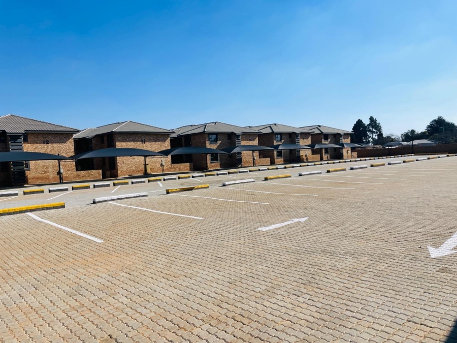 2 Bedroom Property for Sale in Cloverdene Gauteng