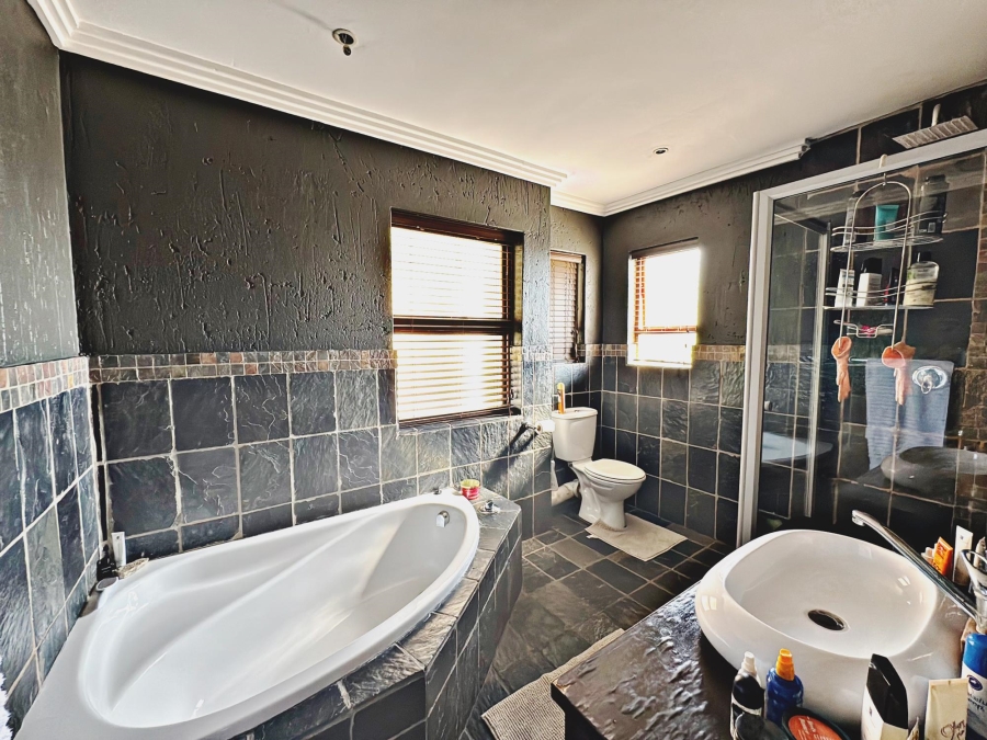 2 Bedroom Property for Sale in Ferndale Gauteng