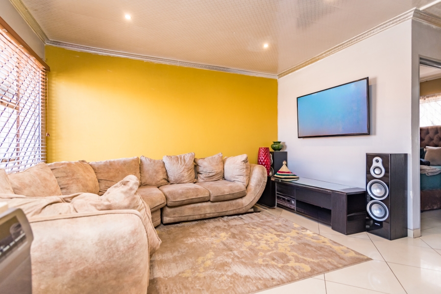 2 Bedroom Property for Sale in Fleurhof Gauteng