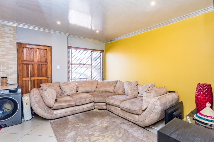 2 Bedroom Property for Sale in Fleurhof Gauteng