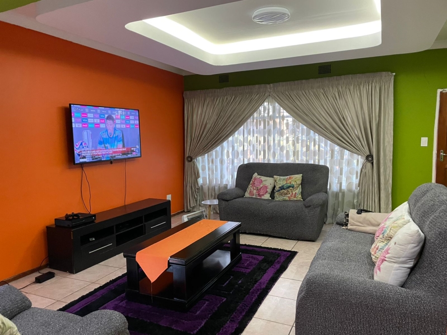 To Let 4 Bedroom Property for Rent in Three Rivers Gauteng