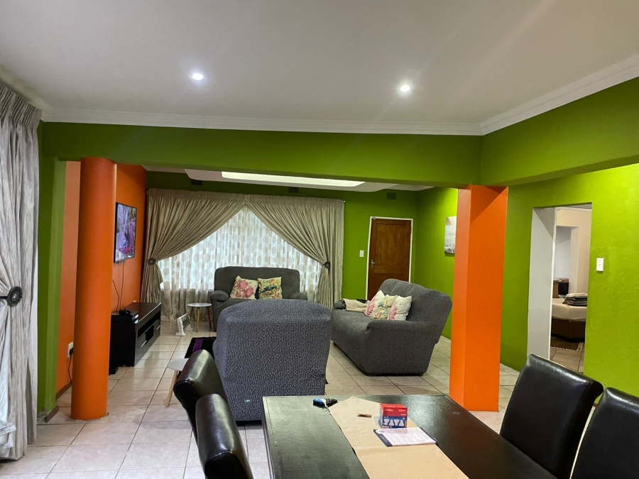 To Let 4 Bedroom Property for Rent in Three Rivers Gauteng