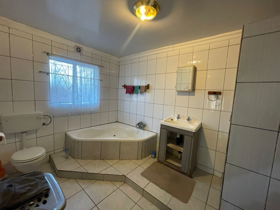 To Let 4 Bedroom Property for Rent in Three Rivers Gauteng