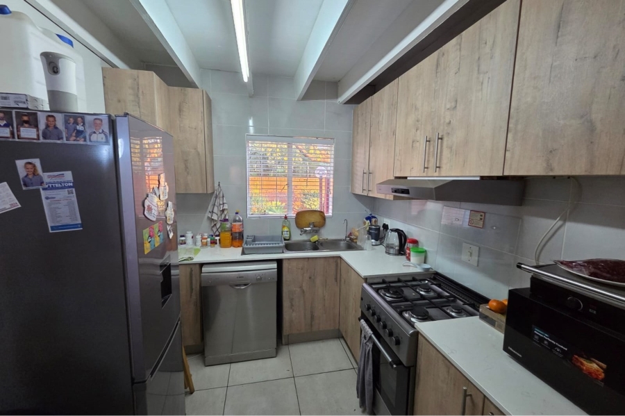 4 Bedroom Property for Sale in Eldoraigne Gauteng