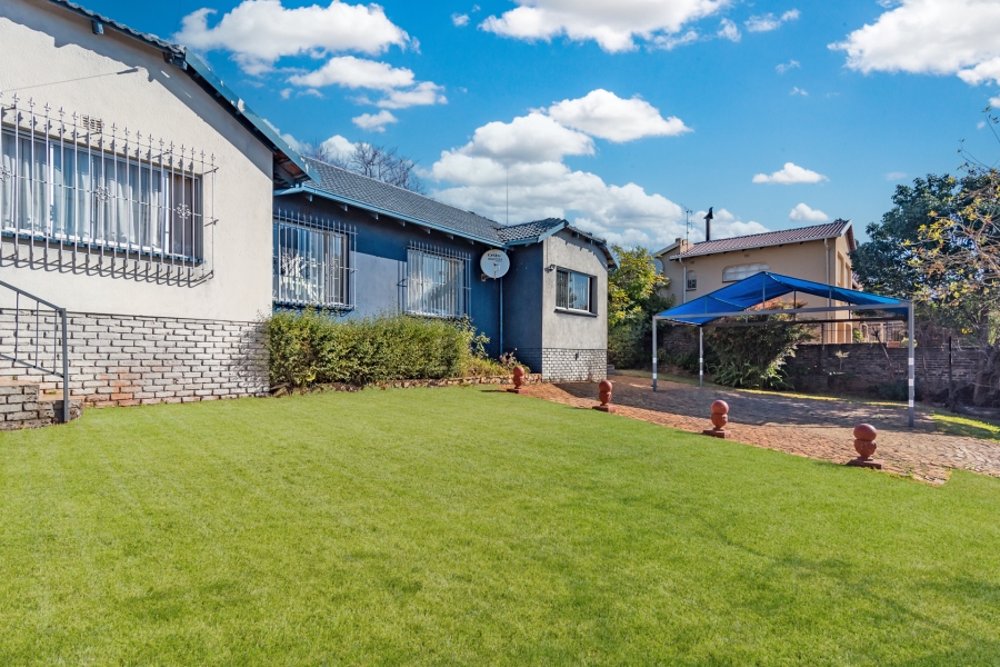 5 Bedroom Property for Sale in Roodekrans Gauteng