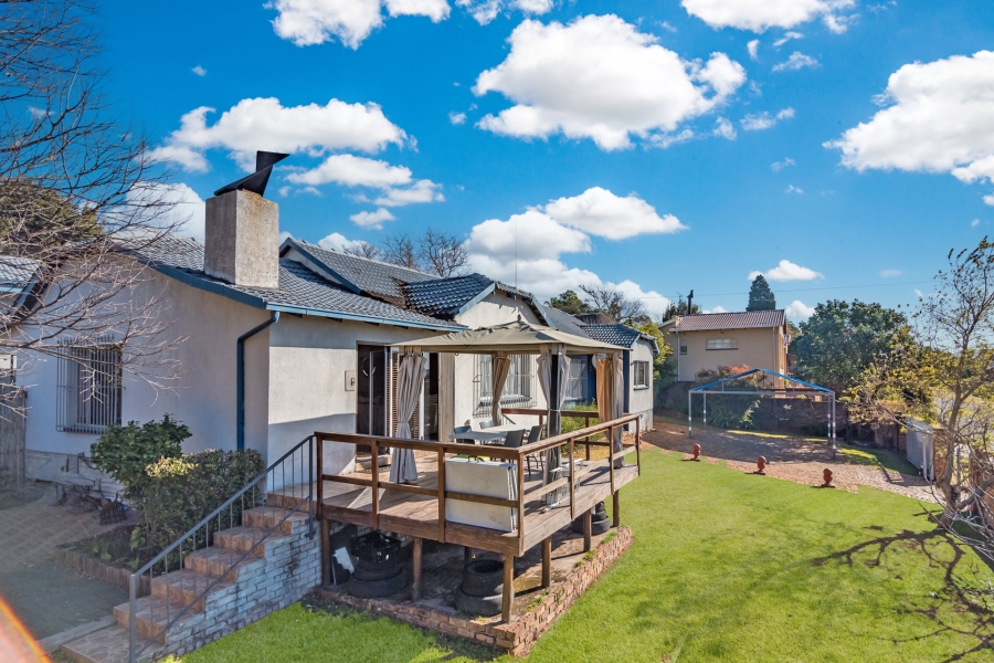 5 Bedroom Property for Sale in Roodekrans Gauteng