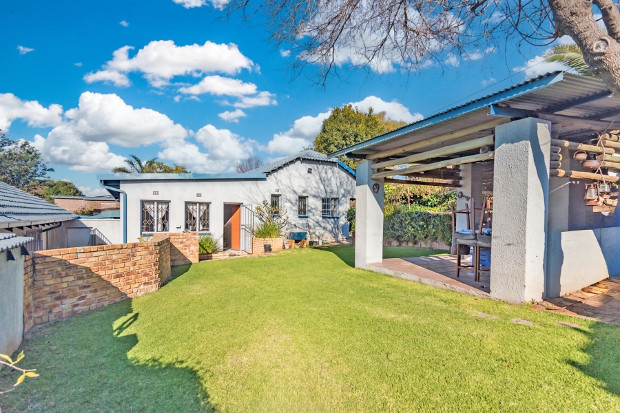 5 Bedroom Property for Sale in Roodekrans Gauteng