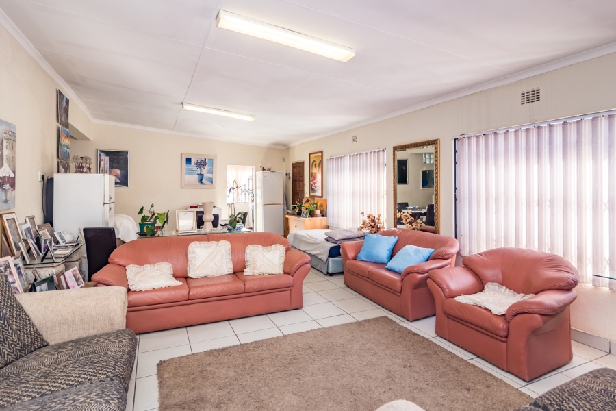 5 Bedroom Property for Sale in Roodekrans Gauteng