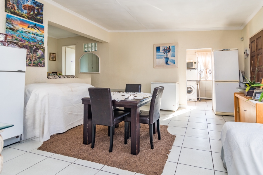 5 Bedroom Property for Sale in Roodekrans Gauteng