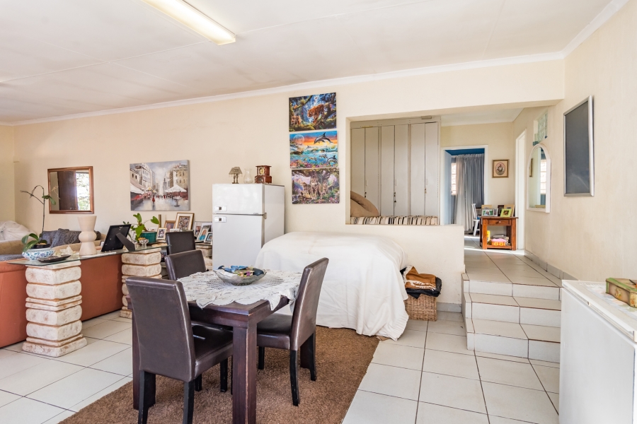5 Bedroom Property for Sale in Roodekrans Gauteng