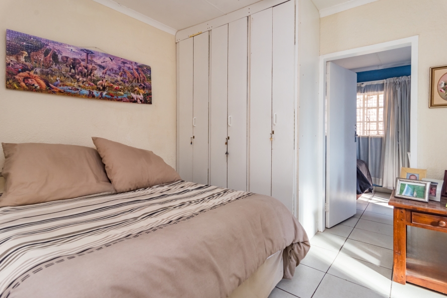5 Bedroom Property for Sale in Roodekrans Gauteng
