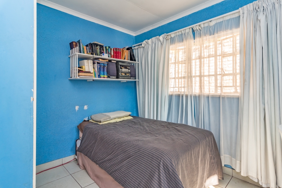5 Bedroom Property for Sale in Roodekrans Gauteng