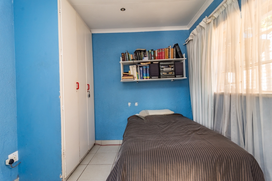 5 Bedroom Property for Sale in Roodekrans Gauteng