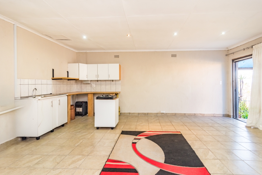 5 Bedroom Property for Sale in Roodekrans Gauteng